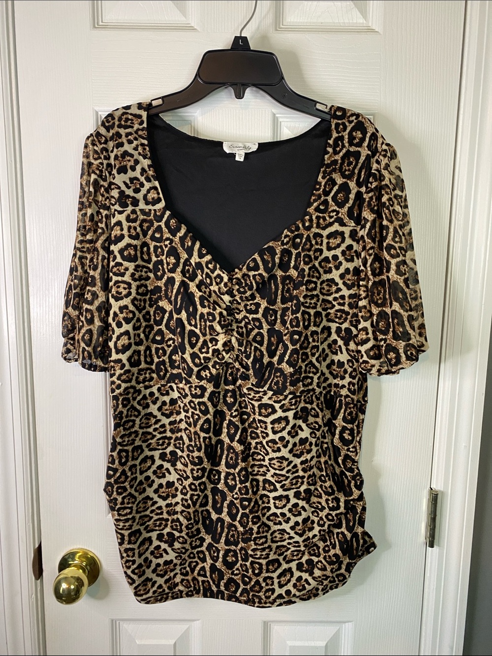 Siren Lily Leopard Print V-Neck Top - Black & Tan Size1X .